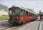 Der historische Martigny - Châtelard (MC) BCFe 4/4 N° 15 mit dem BFZt4 75, beide im Besitz der TNT (Train Nostalgique du Trient), wartet anlässlich des Blonay - Chamby Themenveranstaltung  Le Valais en fête sur la BC  in Blonay auf die Abfahrt nach Chaulin.

26. Sept. 2009