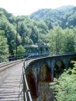 BC Museumsbahn-Extrazug 18224 von Chaulin Weiche nach Ende Baye de Clarens-Viadukt am 19.05.1997 auf Baye de Clarens-Viadukt mit exLLB L 60 - Triebwagen exBVB Ce 2/2 182.
