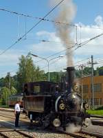 Pfingstdampf Festival bei der Museumsbahn Blonay-Chamby: Die G 3/3 Dampftenderlokomotiven BAM Nr. 6 beim umsetzen im Bahnhof Blonay am 27. Mai 2012. Die Lok 1901 von der Schweizerische Lokomotiv- und Maschinenfabrik (SLM) in Winterthur unter der Fabriknummer 1341, fr die JS (Jura–Simplon-Bahn) gebaut,  hier hatte sie die Lok Nr. 909. Ab 1902 gehrte die Bahn zur SBB und die Lok erhielt die Nr. 109, 1921 wurde sie dann an die BAM (Bire–Apples–Morges-Bahn) verkauft. 
