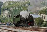  Wir feiern unsere neue Lok HG 4/4 704  und die zurecht gefeierte neue Perle der Alpen zeigt sich im besten Licht: die ex vietnamesische 30-304 rangiert zum Umfahren ihres Zuges in Gletsch.

Es lohnt sich übrigens die interessante Geschichte der Lok auf den Internetseiten der DFB nachzulesen. 

31. August 2019