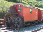 DFB - Schneeschleuder X rot e 4931 noch mit Anschrift der FO im Bahnhofsareal von Gletsch am 08.09.2007