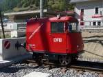 Ganz am Ende von Gleis 2 steht die Diesel-Draisine Xmh 4961 der DFB im Bahnhof Oberwald, 2.10.11.