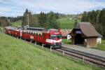 Am 27.4.24 ging es auf der Emmentalbahn weiter zu einem weiteren Fotohalt mit dem RBDe 566 I 222  beim Bahnhof Griesbach.