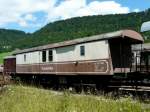 VVT - Gepckwagen D 362 ex SBB  50 85 93-03 284-4 abgestellt im Betriebsareal der VVT in St.Sulpice am 01.08.2011