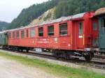 SBB Ausstellungswagen - Ausrangiert - Weggestellt und Kaputt .. X 60 85 99-03 802-3 im Gterbahnhofsareal von Le Locle Col de Roches am 01.08.2006