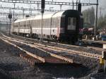 IC169 Zrich HB - Feldkirch bei der Ausfahrt aus dem sich im Umbau befindenden Bahnhof Sargans. Mit einem 1.Klasse Wagen und zwei der 2.Klasse ist er bestimmt einer der krzesten IC in der Schweiz. (12.09.2006)