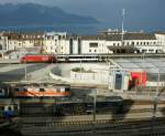 Der neulackierte ex-SNCF Gepckwagen im Bahnhof Montreux veranlasste mich dieses nicht ganz optimal gelungene Bild einzustellen. Im Vordergrund zwei GDe 4/4 der MOB.
(06.09.2008)