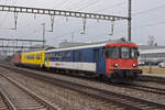 Infrastruktur Messzug, mit dem BDt 50 85 82-33 990-1, dem X 60 85 99-90 108-9 und der Re 4/4 II 11144 durchfährt den Bahnhof Rupperswil. Die Aufnahme stammt vom 04.02.2022.