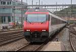 Bt (50 85 28-94 956-5 CH-SBB) mit Schublok Re 460 035-9 als IC-Garnitur erreicht den Bahnhof Olten (CH) auf Gleis 7 in nördlicher Richtung.
[10.7.2018 | 13:37 Uhr]