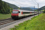 IC Steuerwagen Bt 50 85 28-94 944-1 fährt am 27.07.2023 Richtung Bahnhof Gelterkinden.