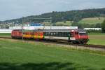 Ein Messzug mit dem führenden Bt 50 85 28-94 924-3 fährt am 28.06.2014 von Schönenwerd Richtung Aarau.