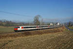 IR 2516 mit dem Bt 50 85 28-94 938-3 an der Spitze befindet sich am 10.12.2016 bei Moreillon.