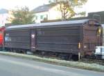 Dienstwagen Xs 40 47 954 5 884-7 Abgestellt im Bahnhofsareal von Bonfol am 02.02.2007