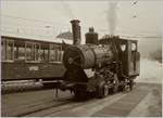 Die RB H 2/3 N° 16 (1923 SLM Winterthur) raucht und dampft auf dem Bahnhof von Vitznau; in gut einer Stunde wird sie Richtung Rigi Kulm fahren.