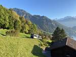 Neuer Rigi Bahn Zug Bhe 4/6 bei der Vorbeifahrt in mittlerschwanden.ch