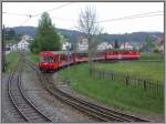 Aus Appenzell trifft der Regionalzug nach St.Gallen in Gais ein. Das Gleis links fhrt ber den Stoss nach Altsttten Stadt. (07.05.2007)