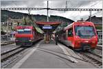 S23 1158 mit Ge 4/4 1 nach Gossau SG, S22 2160 mit ABt 121 nach St.Gallen und dahinter S23 1153 mit BDe 4/4 45 treffen sich in Appenzell. Die Ge 4/4 1 wurde ursprünglich für den Rollbockverkehr beschafft. Das Gleis quer zum Bahnsteig ist der Rest eines einstigen Anschlussgeleises. (18.09.2017)