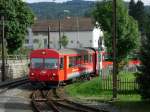 Ein BDeh 4/4 kommt mit einem Regionalzug von Appenzell AI her in Richtung Altsttten SG. Hier fhrt er gerade in den Bahnhof Gais ein. Vor dem Bahnhof gibt es eine 180 Grad Kurve davor die Verzweigung in Richtung St. Gallen und Apenzell/Herisau/Gossau. Herbst 2007