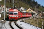 Der Regionalzug 338 Wasserauen - Appenzell mit BDe 4/4 33 am Zugschluss fhrt soeben in den Bahnhof Urnsch ein.