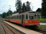 Dieser Regionalzug im Oberaargau wird St. Urban in wenigen Sekunden richtung Langenthal verlassen. St. Urban den 05.07.2004