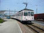 Das ASm Hrlisi (Be4/4 103+Bt153) am 23.6.2004, noch ohne sie roten Streifen unter den Lampen,auf dem Weg ins Depot Langenthal.