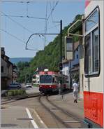 In Hölstein kreuzen sich die halbstündliche verkehrenden Waldenburgerbahn-Züge.