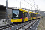 Be 6/8 109 Tramlink der WB, auf der Linie 19, fährt am 20.03.2024 bei der Station Lampenberg-Ramlinsburg ein.