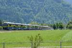 Nachschuss vom Regio nach Lauterbrunnen und Grindelwald, am 25.5.17 bei Interlaken.