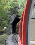 Bögen -

... des Gleises, des Zuges, des Tunnels. Brienz-Rothornbahn am Schwarzfluhtunnel.

28.09.2013 (J)