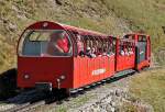 Whrend ein Teil der BB-Gruppe von Rothorn Kulm bis Planalp hinunter wandert, lsst sich der zweite Teil per Dieselzug talwrts chauffieren.