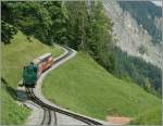 Ein kleiner Wochenrckblick in fnf Teilen: Am 30. August 2013 verlsst der BRB Dampfzug 15 mit der H 2/3 N 12 die Kreuzungstation Geldried (1024 mM).
Das Fotos wurde durch die blitzblanke Scheibe des Vorstellwagens des Zuges 12 gemacht.
