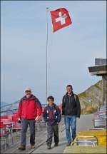 . Bahnbildergipfeltreffen in Brienz - Die Ankunft der sichtlich gut gelaunten BB Fotografen (Olli, Andreas und Silvan) an der BRB (Brienz Rothorn Bahn) Bergstation Rothorn Kulm (2244 m..m.). 28.09.2013 (Jeanny)