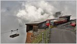 Nur für die Post und kleine Güter besteht auf Rothorn Kulm noch diese Materialbahn zum Hotel.