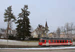 CJ Triebwagen ex-Frauenfeld Wil-Bahn, Nr. 615, im nebligen Jura-Städtchen Les Breuleux, 19.Februar 2018.  