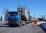 CJ-Güterverkehr: In der neuen Kehrichtumladestation bei La Chaux de Fonds werden die Kehrichtcontainer vom Bahn- auf den Lastwagen umgeladen für die Weiterfahrt zur Verbrennung.