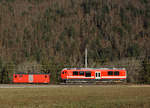 CJ: Am St. Nikolaustag 2016 konnte die CJ den zweiten neuen Pendelzug von Stadler Rail bestehend aus dem Be 4/4 652 und dem modernisierten ABt 711 in Tavannes in Empfang nehmen. Der Be 4/4 652 wurde mit dem Gem 4/4 401 nach Tramelan überführt (6.12.2016). 
Foto: Walter Ruetsch