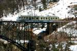 Mal wieder ein kleiner Beifang bei der Jagd auf Postautos. Der ABe 4/6 54 auf dem Isorno Viadukt bei Intragna; 22.02.2015