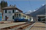 Der SSIF ABe 6/6 34  Piemonte  wartet in Re auf die Abfahrt als Regionalzug 750  nach Domodossola.