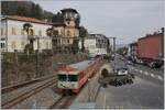 Ein FLP Regionalzug von Lugano erreicht Ponte Tresa, sein Ziel.