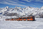 Auch ohne Matterhorn bietet die Bergwelt um den Gornergrat einen herrlichen Ausblick. Auf dem Bild zu sehen sind die beiden Triebwagen Bhe 4/8 3051 und Bhe 4/6 3081 am 29.01.2017 oberhalb von Rotenboden.