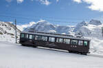 Der Bhe 2/4 3021 der Gornergratbahn zwischen Gornergrat und Rotenboden.