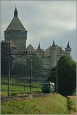 Der BAM Regionalzug 108 von Morges nach Bière in drei Varianten: und als letztes Bild mit dem eindrücklichen Château de Vufflens als Hintergrund. 3. Juli 2014