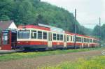 WB Regionalzug 41 von Waldenburg nach Liestal am 08.05.1993 in Hirschlang mit Steuerwagen voraus Bt 120 - Bt 118 - Triebwagen BDe 4/4 13. Hinweis: Rckansicht
