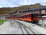 JB - Triebwagen BDeh 4/8 216 + BDeh 4/8 218 im JB Bahnhof auf der Kleinen Scheidegg am 28.09.2023