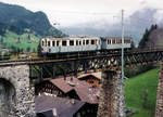 MOB: Der MOB Nostalgiezug aus dem Jahre 1905 der Museumsbahn Blonay Chamby mit BCFe 4/4 11 + BC 22  auf dem Viadukt Gstaad im Mai 2005.