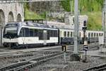 ABe 4/4 9304 am 3.6.20 mit mehreren Wagen beim Bahnhof Montreux abgestellt.