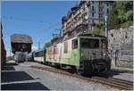 Die MOB GDe 4/4 6006 (ex GFM/TPF) wartet mit ihrem PE 2123 von Zweisimmen nach Montreux in Chamby auf den Gegenzug.