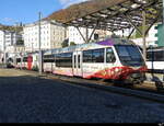 MOB / Goldenpass - Steuerwagen Bt 242 + Triebwagen Be 4/4 5002 + Steuerwagen ABt 342 im Bahnhof von Montreux am 20.11.2022