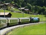 Der Golden Pass Classic Zug mit seinen schnen Pullmanwagen  Belle Epoque  durchfhrt am 31.07.08 die herrliche Landschaft im Simmental. (Hans)
