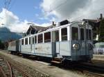 MOB Triebwagen Nr. 11 und Personenwagen Nr. 45 am 10. Juni 2012 an der Lenk